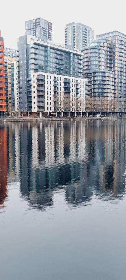 Luxury Waterside Apartment Canary Wharf London Exterior photo